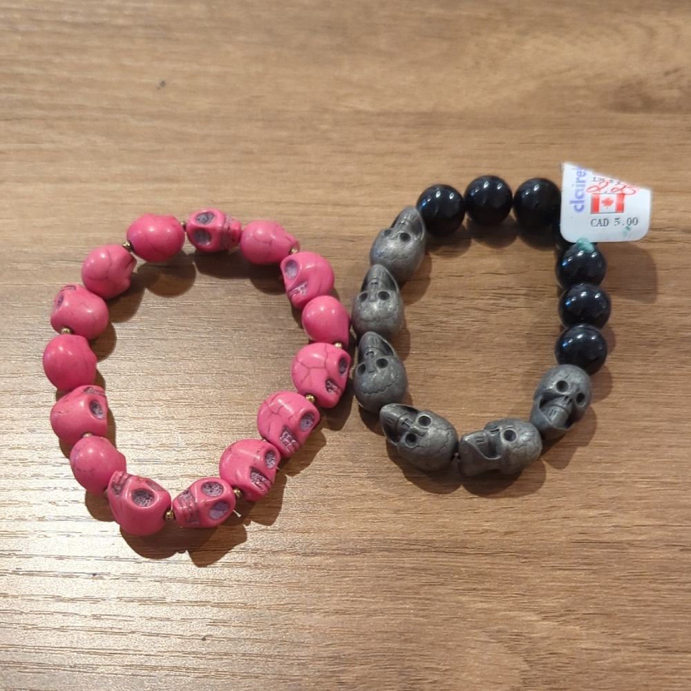 Set Of Two Skull Skeleton Stretchy Bracelets - Picture 1 of 3